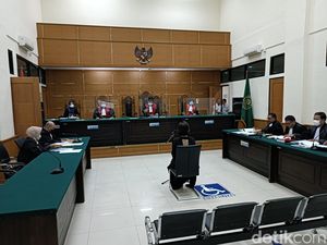 Hakim Minta Jaksa Hadirkan Dito ke Sidang Nikita Mirzani Pekan Depan!