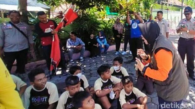 siswa sd diajari mitigasi bencana