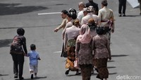 Keempat cucu Presiden Jokowi ini sering kali bertingkah lucu saat prosesi pernikahan Kaesang-Erina.