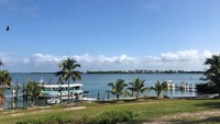 Pengunjung yang datang juga bisa memanjakan mata dengan melihat pemandangan indah. Lokasi restorannya berada di daerah Florida, Amerika Serikat. Foto: onlyinyourstate.com