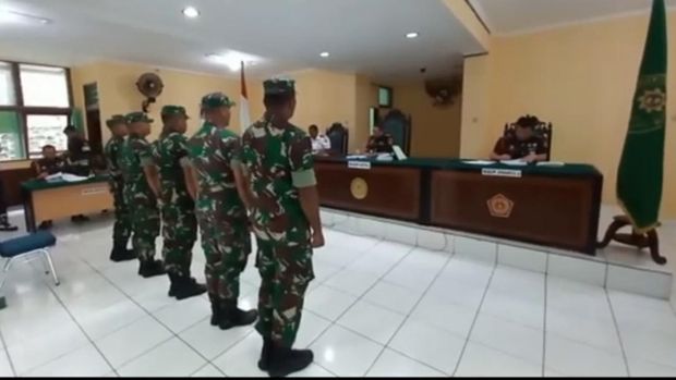 5 Prajurit TNI didakwa pembunuhan berencana hingga pencurian terkait kasus mutilasi 4 warga sipil di Mimika.