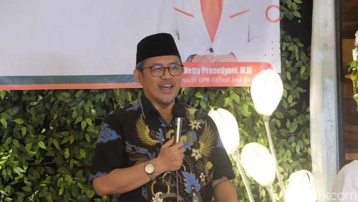 Ahmad Heryawan memberi restu untuk istrinya, Netty Prasetiyani maju di Pilgub Jabar 2024.