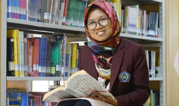 Arin Setyowati Dosen UM Surabaya