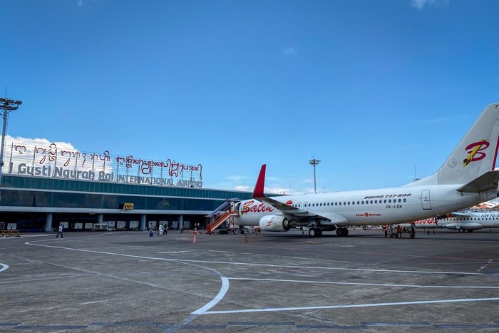 Pesawat Batik Air parkir di Bandara I Gusti Ngurah Rai, Denpasar, Bali