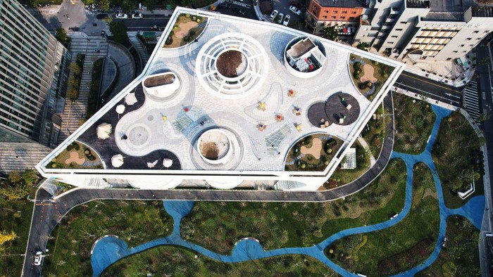 Tempat parkir masa depan di Hangzhou, China, kini sudah rampung. Begini penampakannya.