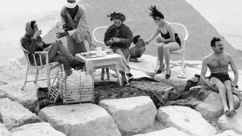 Turis Di Atas Piramida Besar, 1938 Foto: Reddit via Boredpanda