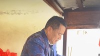 Tak mau menyebutkan nama atau identitas para bodyguardnya. Hotman menyebut meski bodyguardnya wanita, tapi semuanya gagah dan siap melindunginya. Foto: Instagram @hotmanparisofficial