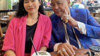  Kenalkan bodyguard yang keduanya, Hotman Paris traktir sang bodyguard cantik ini minum kopi di salah satu gerai kopi kekinian. Foto: Instagram @hotmanparisofficial