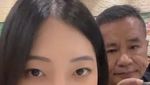 Gaya Nongkrong Hotman Paris Saat Ngopi dan Ngemil Bareng Bodyguard Baru
