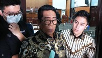 Ia menjelaskan, bukti-bukti yang ditunjukkan di muka persidangan sejauh ini banyak mengungkap fakta-fakta baru. Saksi-saksi pelapor yang dihadirkan adalah Agus Christianto (Agus), Christian Kurniawan Budi Santoso (Chris), Muhammad Faisal Amin (Faisal), dan Santy Chandra Setiawan (Santy), dimana ditemukan memberi kesaksian yang tidak konsisten dengan fakta-fakta yang ditemukan di persidangan.