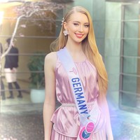 Gelar Miss International 2022 jatuh ke tangan wakil Jerman ini saat malam final yang digelar di Tokyo, Jepang, pada Selasa (13/12/2022). Dia pun menjadi orang pertama yang dinobatkan sebagai Miss International, sejak ajang ini hiatus selama tiga tahun akibat pandemi COVID-19. (Foto: Instagram/@jasminselberg)