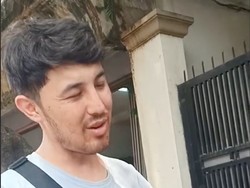 8 Foto Kevin Sanova Pemain Anak Langit yang Viral, Kini Jual Roti Keliling