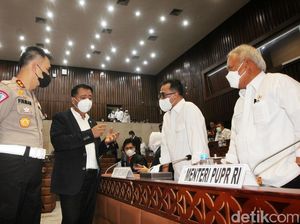 Komisi V DPR Raker Kesiapan Libur Nataru