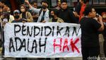 Mahasiswa dan Wali Murid Demo Tolak Relokasi SDN Pocin 1 Depok