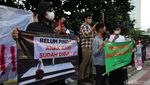 Mahasiswa dan Wali Murid Demo Tolak Relokasi SDN Pocin 1 Depok