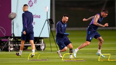 Melihat Latihan Messi Cs Jelang Hadapi Kroasia di Semifinal Piala Dunia 2022