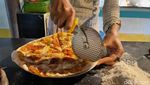 Mencicipi Pizza Asli Italia di Sumba