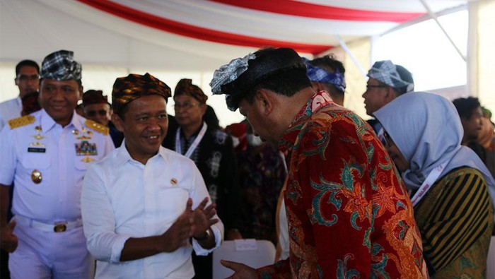 Menteri Bahlil Peringati Hari Nusantara di Wakatobi Kementerian Investasi/BKPM memperingati Hari Nusantara di Pantai Marina, Wakatobi, Selasa (13/12). Acara itu dibuka langsung oleh Menteri Investasi/Kepala BKPM Bahlil Lahadalia.