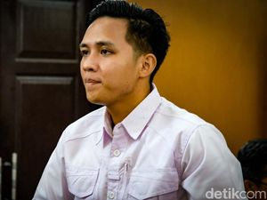 Eliezer Minta Maaf ke Tunangan Karena Tunda Pernikahan
