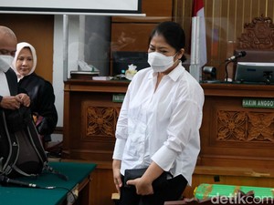 Putri Candrawathi Minta Maaf: Sampai Kapanpun Dek Ricky dan Om Kuat Anak Ibu