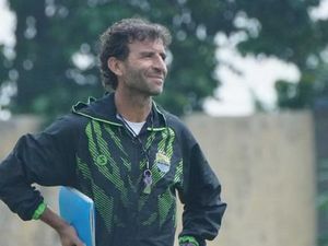Senangnya Luis Milla Usai Persib Datangkan Rezaldi Hehanussa