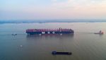 Penampakan Kapal Kontainer Terbesar di Dunia
