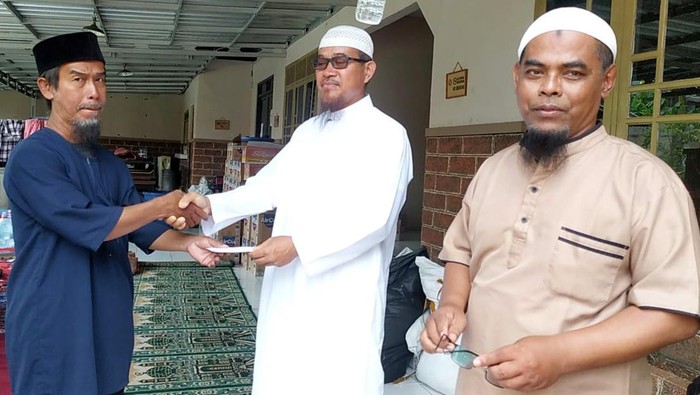 Bencana gempa bumi yang terjadi di Cianjur, Jawa Barat mengakibatkan ratusan ribu warga terpaksa tinggal dalam pengungsian. Bantuan pun terus mengalir dan semakin kondusif.
