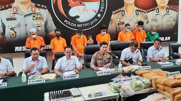 Polda Metro Jaya menangkap 278 tersangka narkoba selama 2 pekan Operasi Nila Jaya.