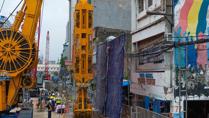 Proyek D-Wall MRT Jakarta