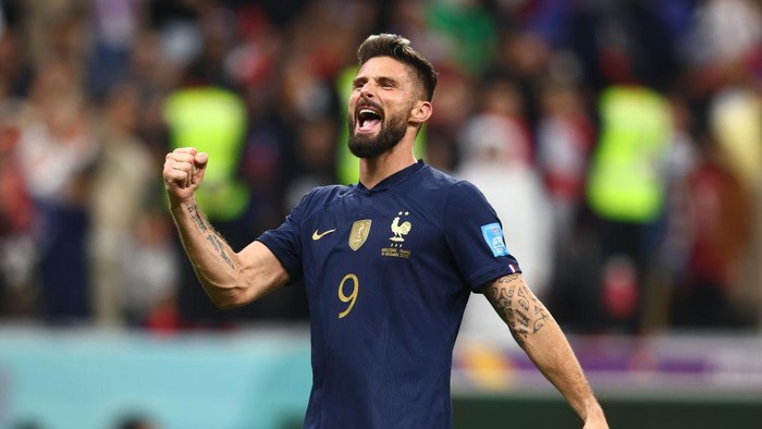 AL KHOR, QATAR - DECEMBER 10:  Olivier Giroud of France celebrates at the end of the FIFA World Cup Qatar 2022 quarter final match between England and France at Al Bayt Stadium on December 10, 2022 in Al Khor, Qatar. (Photo by Chris Brunskill/Fantasista/Getty Images)