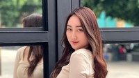 Sandrina Mazaya mengaku selama ini orang tuanya tak pernah membahas soal pacar dan dirinya percaya ayah serta ibunya tak akan banyak mengatur perihal itu. (Foto: dok Instagram)