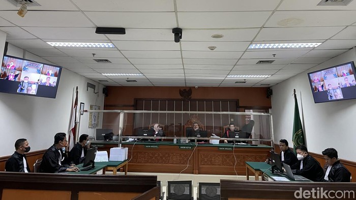 Sidang tuntutan June Indria di kasus KSP Indosurya
