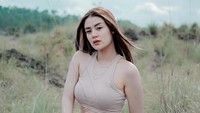 Pokoknya tahun ini nggak cuma kesusahan aja yang dihadapi, tapi banyak banget juga kebahagiaan yang dilalui, tulis Sylvia Genpati. (Foto: dok Instagram)