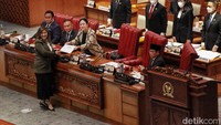 Rapat paripurna digelar di Nusantara II, Kompleks Parlemen, Senayan, Jakarta, Selasa (13/12/2022). Rapat dipimpin oleh Ketua DPR Puan Maharani. Hadir juga pimpinan lain yakni Wakil Ketua DPR Sufmi Dasco Ahmad, Rachmat Gobel, Lodewijk F Paulus, dan Muhaimin Iskandar atau Cak Imin.