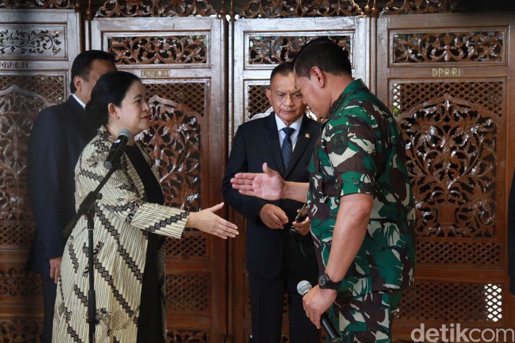 DPR menggelar rapat paripurna di Gedung Nusantara II, Jakarta, Selasa (13/12/2022). DPR menetapkan Laksamana Yudo Margono menjadi Panglima TNI.