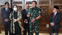 DPR RI menggelar rapat paripurna pengesahan calon Panglima TNI pengganti Jenderal Andika Perkasa, Laksamana Yudo Margono, sebagai Panglima TNI.