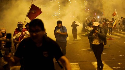 Tolak Presiden Baru, Pendemo Bentrok dengan Polisi di Peru