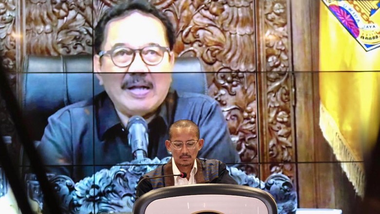 Wagub Bali Tjokorda Oka Artha Ardana Sukawati Wakil Gubernur Bali, Tjokorda Oka Artha Ardana Sukawati dalam weekly press briefing Menteri Pariwisata dan Ekonomi Kreatif Sandiaga Uno di Jakarta, Senin (12/12/2022).