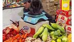 10 Potret Kucing Saat Malas-malasan Jadi Pegawai Toko Makanan