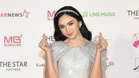 Dalam ajang Asia Artist Awards 2022 di Jepang memboyong penghargaan sebagai AAA Asia Celebrity. Foto: WireImage/Jun Sato