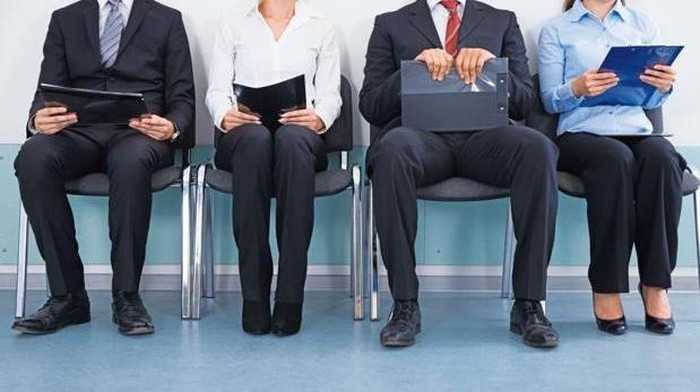 Apa saja manfaat CV dalam melamar pekerjaan? CV wajib dimiliki calon pelamar kerja. Tujuannya sebagai informasi perkenalan diri secara singkat.