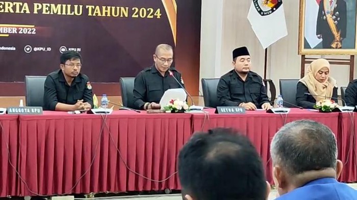 Komisi Pemilihan Umum (KPU) menetapkan daftar partai politik yang lolos menjadi peserta Pemilu 2024. Ada 17 partai yang lolos, salah satunya Partai Buruh.