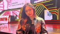 Angie Tania juga mengaku kerap dibilang cewek yang suka peloroti pacar dan dirinya sebal untuk hal itu. (Foto: dok Instagram)