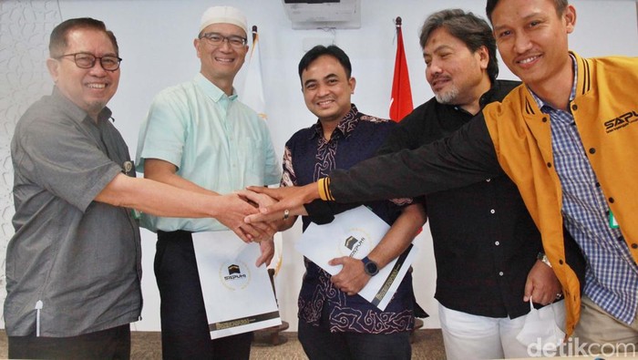 Asuransi Mega Gandeng Asosiasi Penyelenggara Umroh dan Haji Asuransi Mega menggandeng Asosiasi Syarikat Penyelenggara Umroh Haji Indonesia (Sapuhi). Kolaborasi ini dalam rangka memperluas pasar ritel.