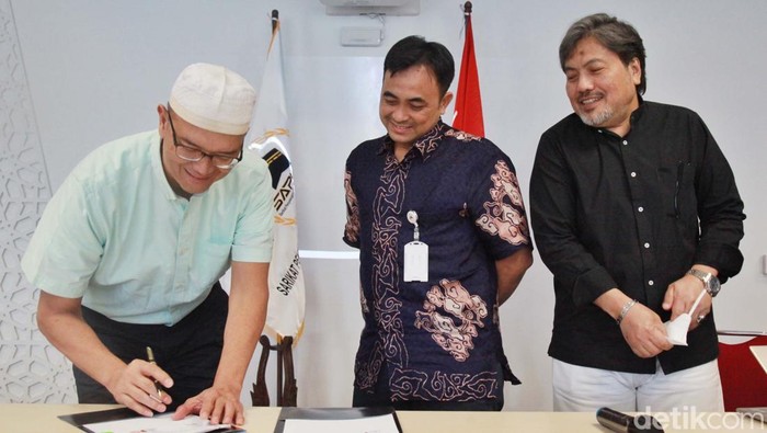 Asuransi Mega Gandeng Asosiasi Penyelenggara Umroh dan Haji Asuransi Mega menggandeng Asosiasi Syarikat Penyelenggara Umroh Haji Indonesia (Sapuhi). Kolaborasi ini dalam rangka memperluas pasar ritel.