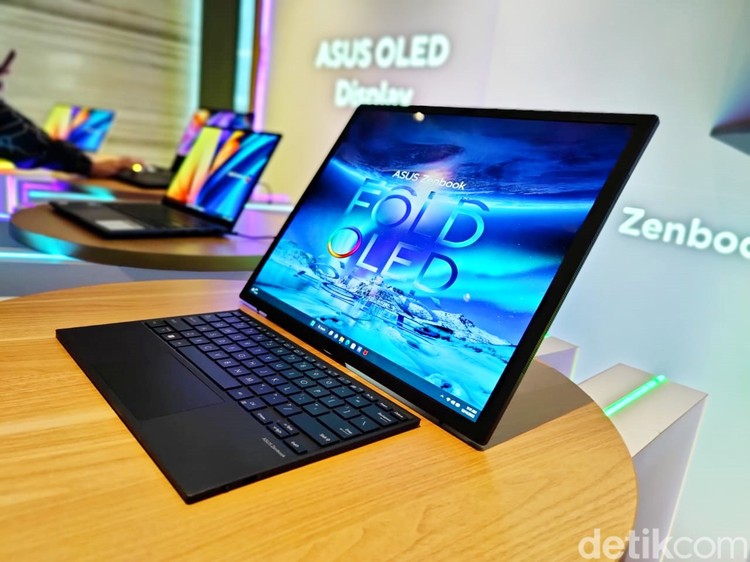 Asus Zenbook 17 OLED Fold