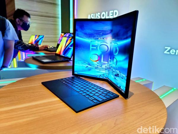 Asus Zenbook 17 Fold OLED, Laptop Layar Lipat Harga Tembus Rp 50 Juta