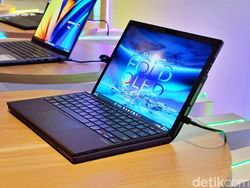 Asus Zenbook 17 Fold OLED, Laptop Layar Lipat Harga Tembus Rp 50 Juta