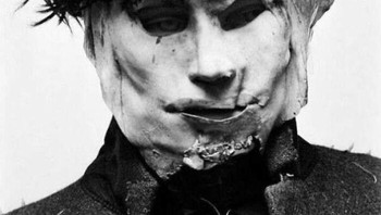 Topeng yang Dikenakan Oleh Edward Paisnel, Beast Of Jersey Terkenal Saat Menyerang Korbannya, C 1957 Foto: Boredpanda