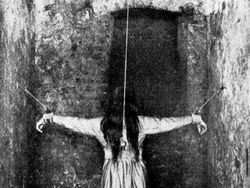 Bukan Foto Hantu Tapi Menyeramkan untuk Dilihat